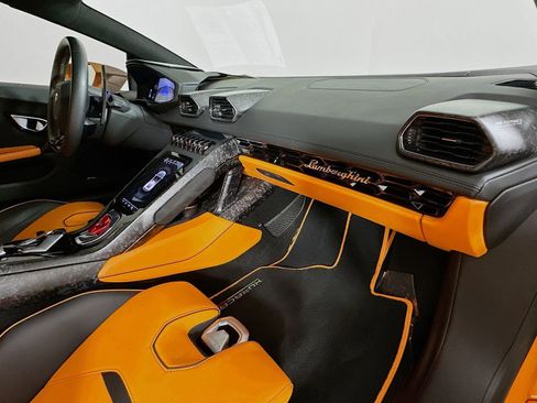Used 2021 Lamborghini Huracan EVO RWD image 35