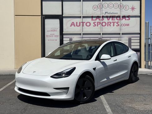 Used 2023 Tesla Model 3 Standard Range RWD image 4
