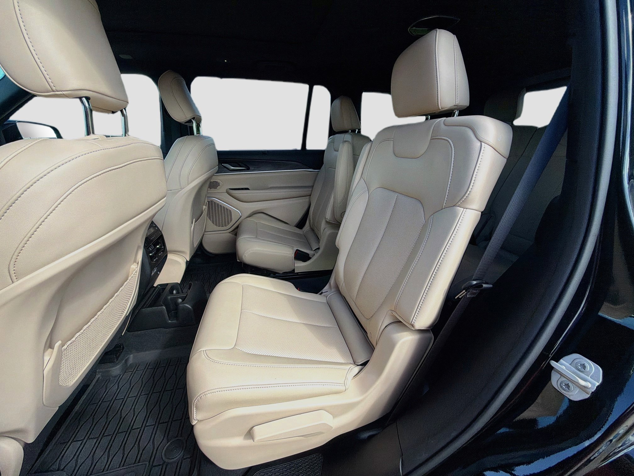 Used 2023 Jeep Grand Cherokee L Limited w/ Luxury Tech Group II AWD/4WD image 25