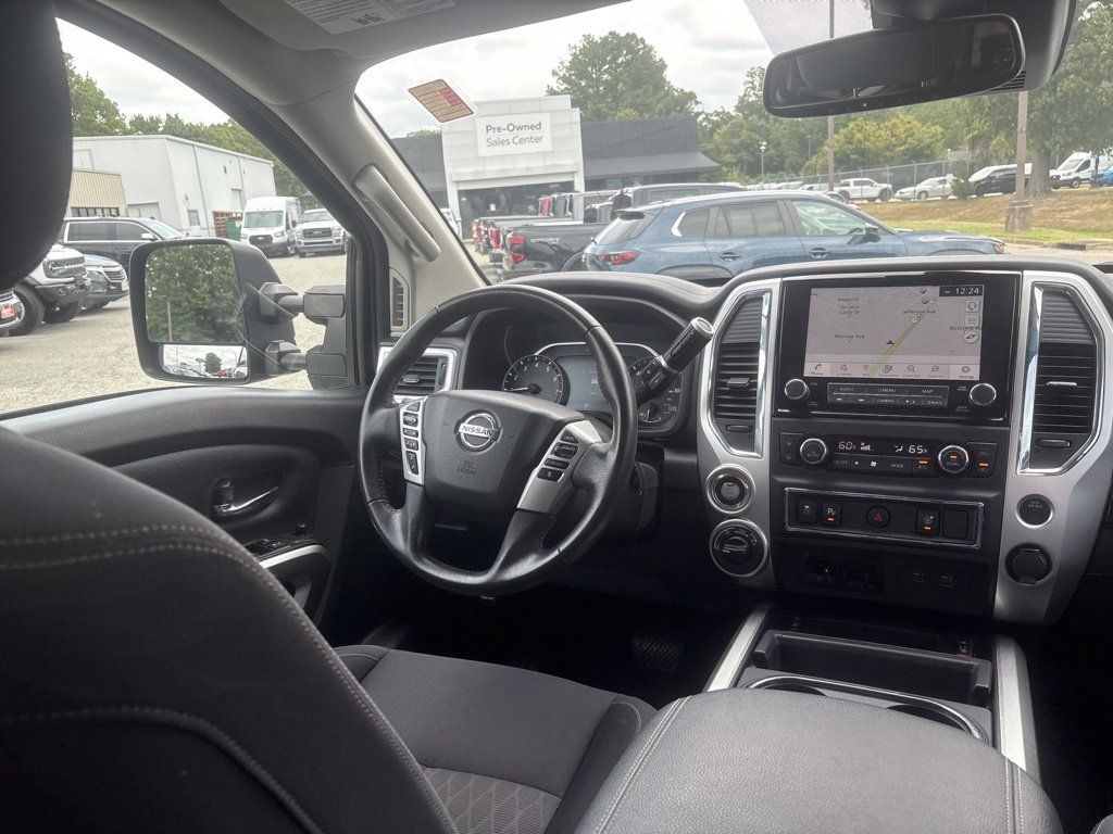 Used 2021 Nissan Titan SV w/ SV Convenience Package AWD/4WD image 9