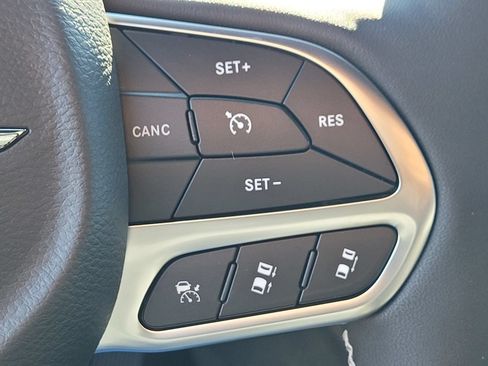 New 2026 Chrysler Pacifica Select FWD image 23