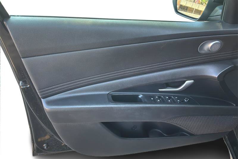 Used 2023 Hyundai Elantra Limited FWD image 20