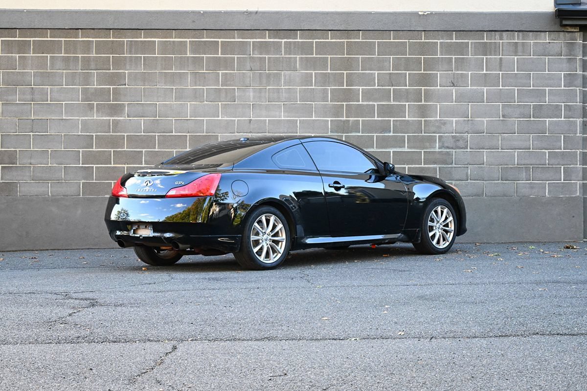 Used 2011 INFINITI G37 x Coupe w/ Premium Pkg AWD/4WD image 3