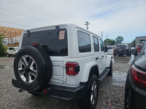 Used 2022 Jeep Wrangler Unlimited Sahara w/ LED Lighting Group AWD/4WD image 3
