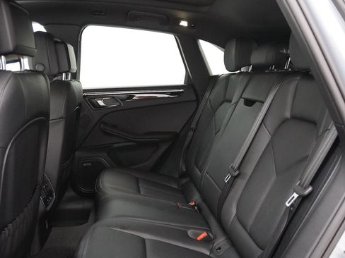 Certified 2026 Porsche Macan image 24