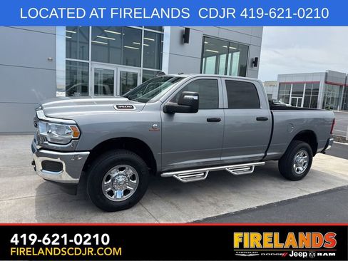 Used 2024 RAM 3500 Tradesman w/ Chrome Appearance Group AWD/4WD image 3