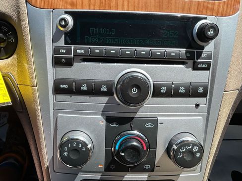 Used 2010 Chevrolet Malibu LT w/ HFV6 Engine Package FWD image 21