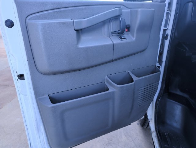 Used 2016 Chevrolet Express 2500 RWD image 11