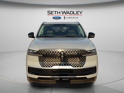 New 2026 Lincoln Navigator Reserve image 1