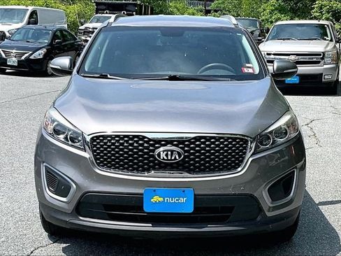Used 2018 Kia Sorento AWD image 2