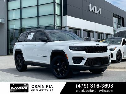 Used 2025 Jeep Grand Cherokee Altitude