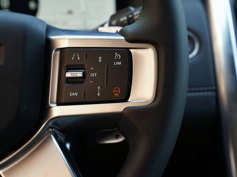 New 2026 Land Rover Discovery Dynamic SE AWD/4WD image 17