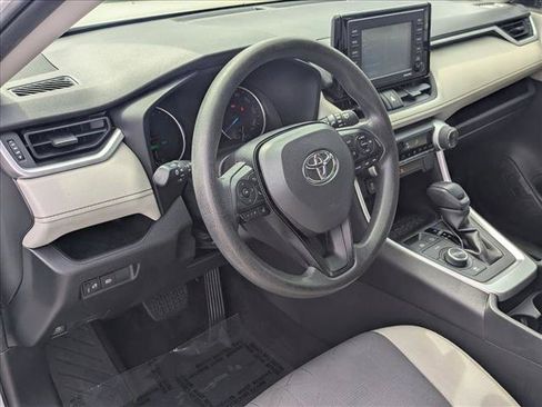 Used 2020 Toyota RAV4 XLE AWD/4WD image 10