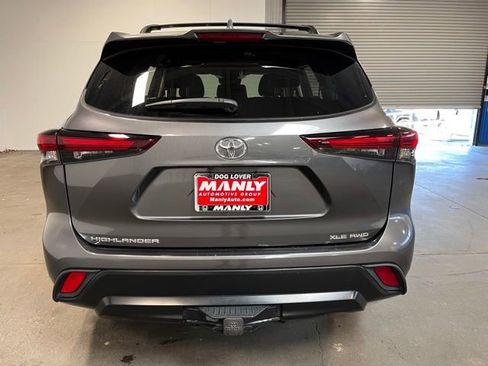 Used 2024 Toyota Highlander XLE AWD/4WD image 4