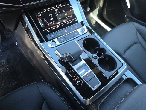 New 2026 Audi Q8 Premium image 28