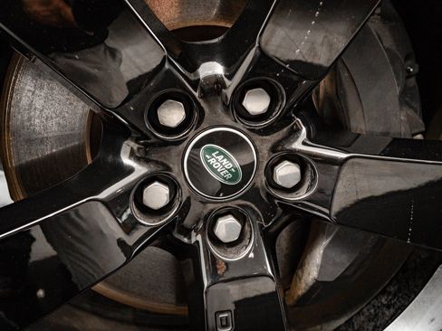 Used 2023 Land Rover Defender 90 S image 8