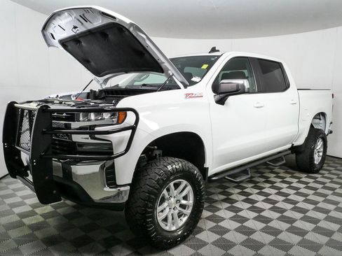 Certified 2021 Chevrolet Silverado 1500 LT w/ Z71 Off-Road Package AWD/4WD image 30