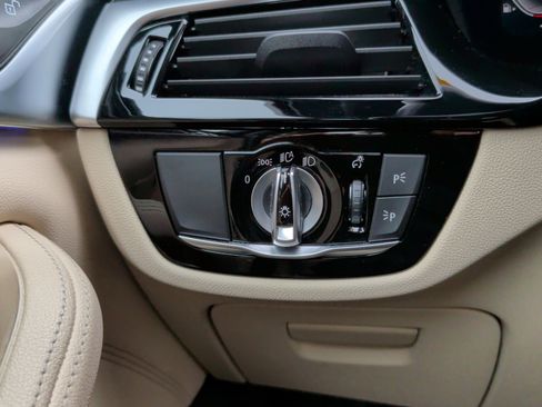 Used 2021 BMW 530i image 25