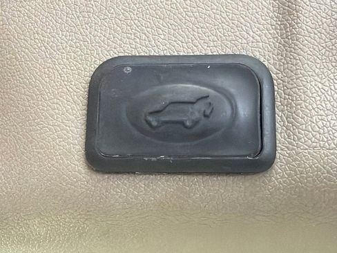 Used 2013 GMC Acadia Denali image 21