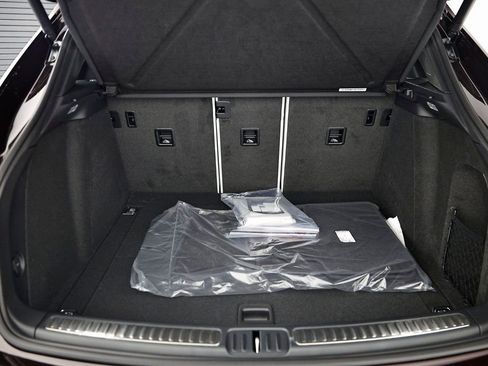 New 2026 Porsche Macan AWD/4WD image 30