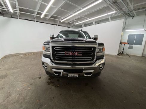 Used 2019 GMC Sierra 2500 SLT w/ Duramax Plus Package image 9