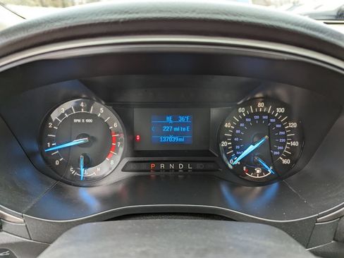 Used 2017 Ford Fusion S FWD image 18