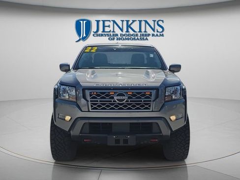 Used 2022 Nissan Frontier SV image 12