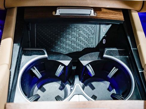 Used 2025 Mercedes-Benz GLS 450 4MATIC image 23