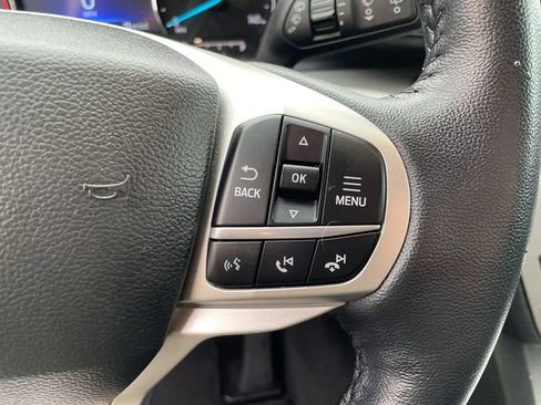 Used 2023 Ford Explorer XLT image 33