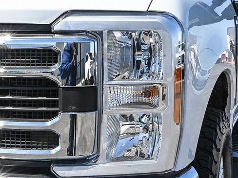 Used 2025 Ford F250 XLT AWD/4WD image 4
