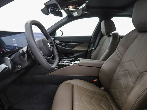 Used 2026 BMW 530i xDrive 530i xDrive w/ Premium Package image 11