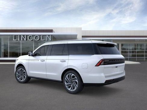New 2025 Lincoln Navigator Reserve AWD/4WD image 4