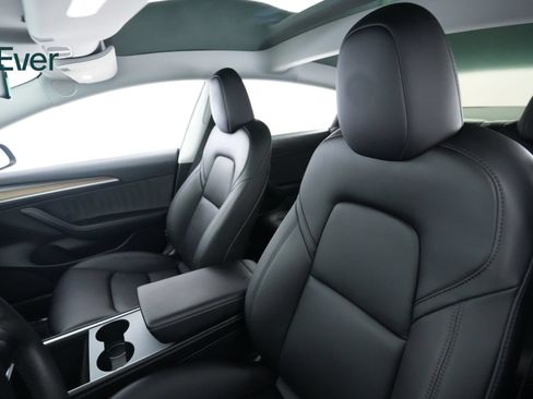 Used 2023 Tesla Model 3 Standard Range RWD image 4