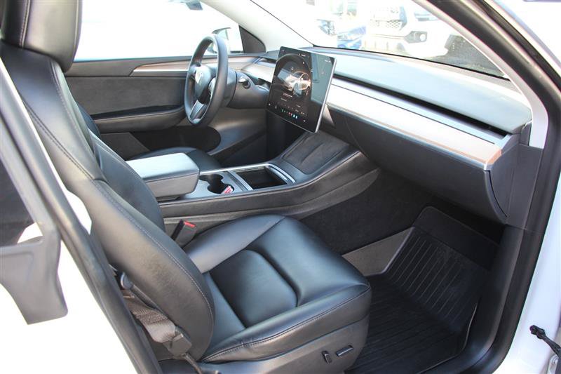 Used 2023 Tesla Model Y Long Range AWD/4WD image 17