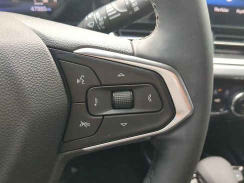 Used 2024 Chevrolet Trax LT w/ Sunroof Package FWD image 25