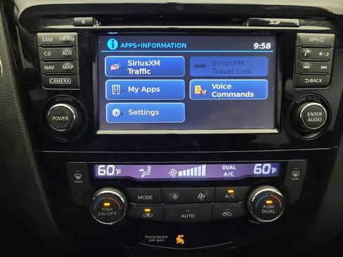 Used 2015 Nissan Rogue SL image 25