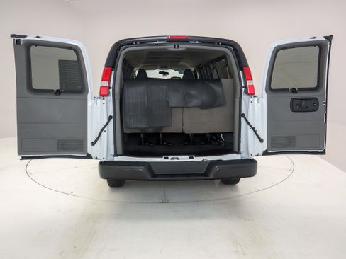 Used 2025 Chevrolet Express 3500 LS image 10