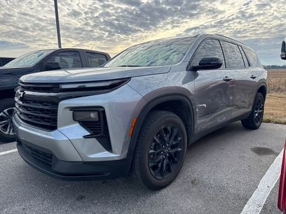 Used 2024 Chevrolet Traverse LT w/ Midnight/Sport Edition