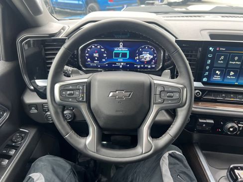 Used 2025 Chevrolet Silverado 1500 LT Trail Boss w/ LPO, Dark Essentials Package image 16