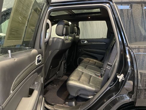 Used 2018 Jeep Grand Cherokee Trackhawk AWD/4WD image 38
