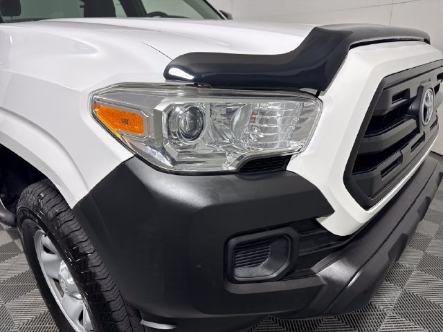 Used 2017 Toyota Tacoma SR AWD/4WD image 12