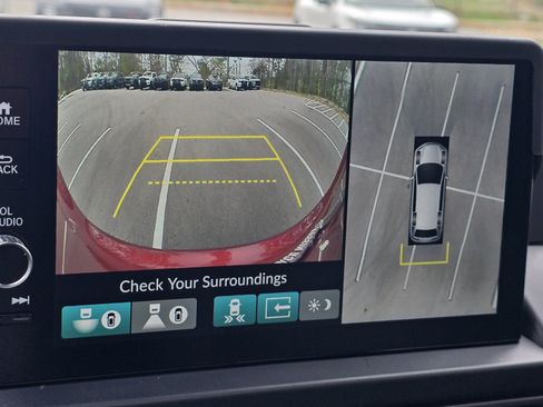 Used 2025 Honda Pilot TrailSport image 19