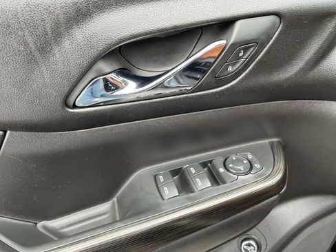 Used 2018 GMC Acadia SLT w/ LPO, Protection Package image 17