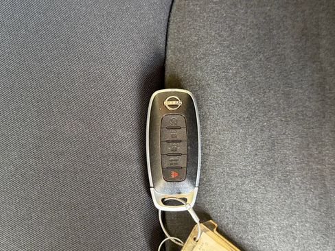 Used 2025 Nissan Pathfinder SV FWD image 27
