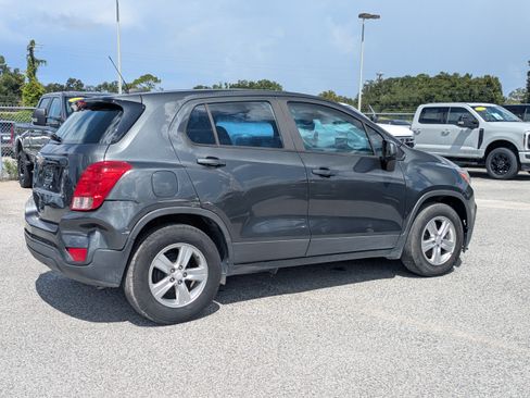 Used 2020 Chevrolet Trax LS FWD image 4