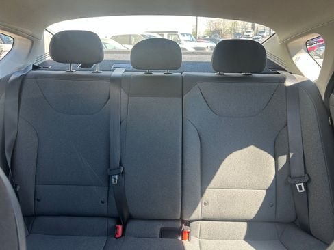 Used 2025 Kia K4 LXS image 36