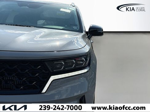 Certified 2023 Kia Sorento SX image 9