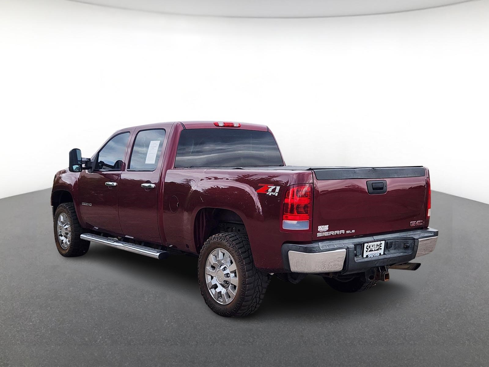 Used 2013 GMC Sierra 3500 SLE w/ SLE Preferred Package AWD/4WD image 4