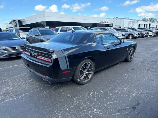Used 2016 Dodge Challenger R/T Scat Pack w/ Leather Interior Group RWD image 3