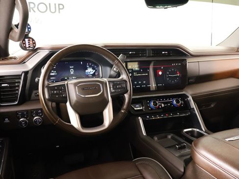 Used 2024 GMC Sierra 2500 Denali w/ Denali Reserve Package AWD/4WD image 2